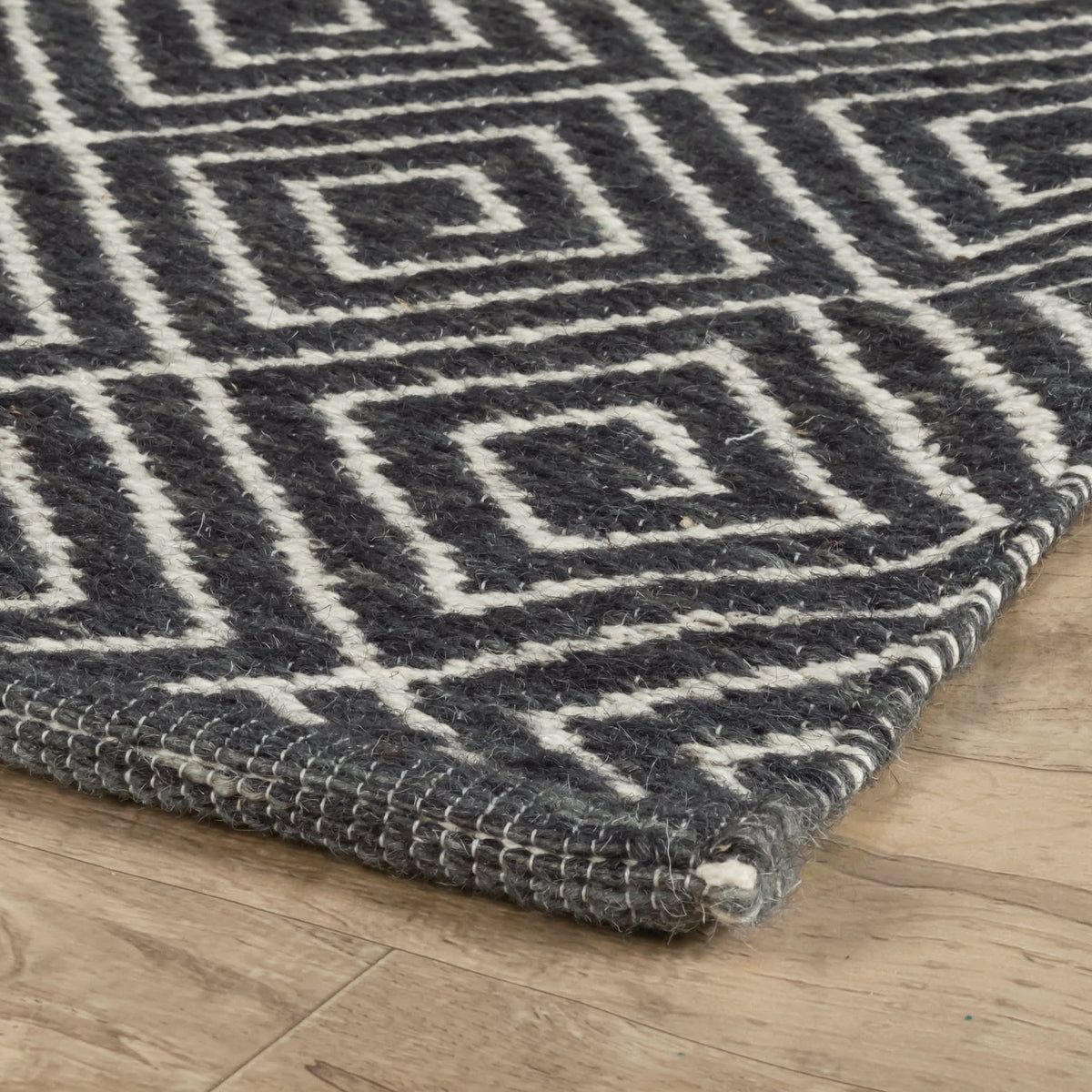 Geo Diamond Handwoven Wool Rug | Grey/Ivory