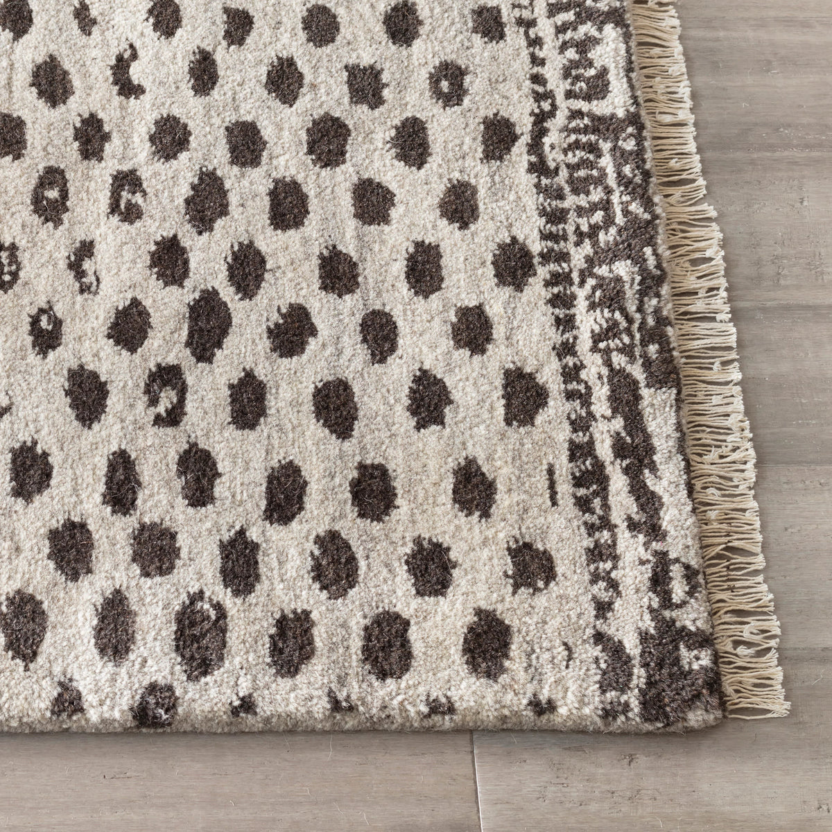 Hugo Hand Knotted Wool Rug | Black