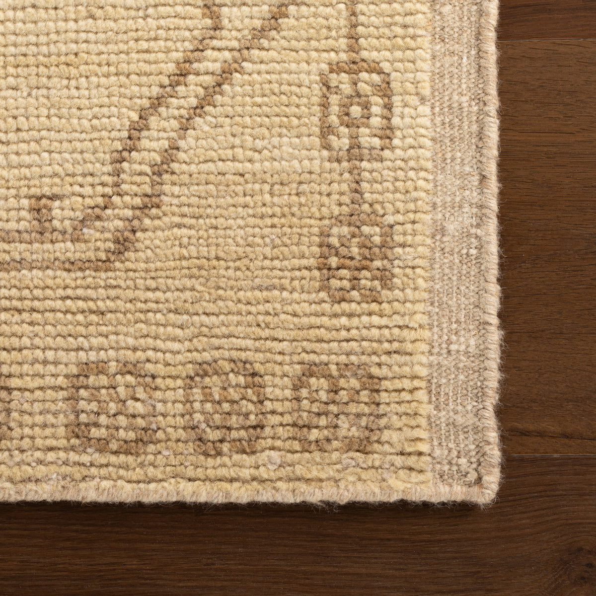Yaria Traditional Vintage Rug | Beige