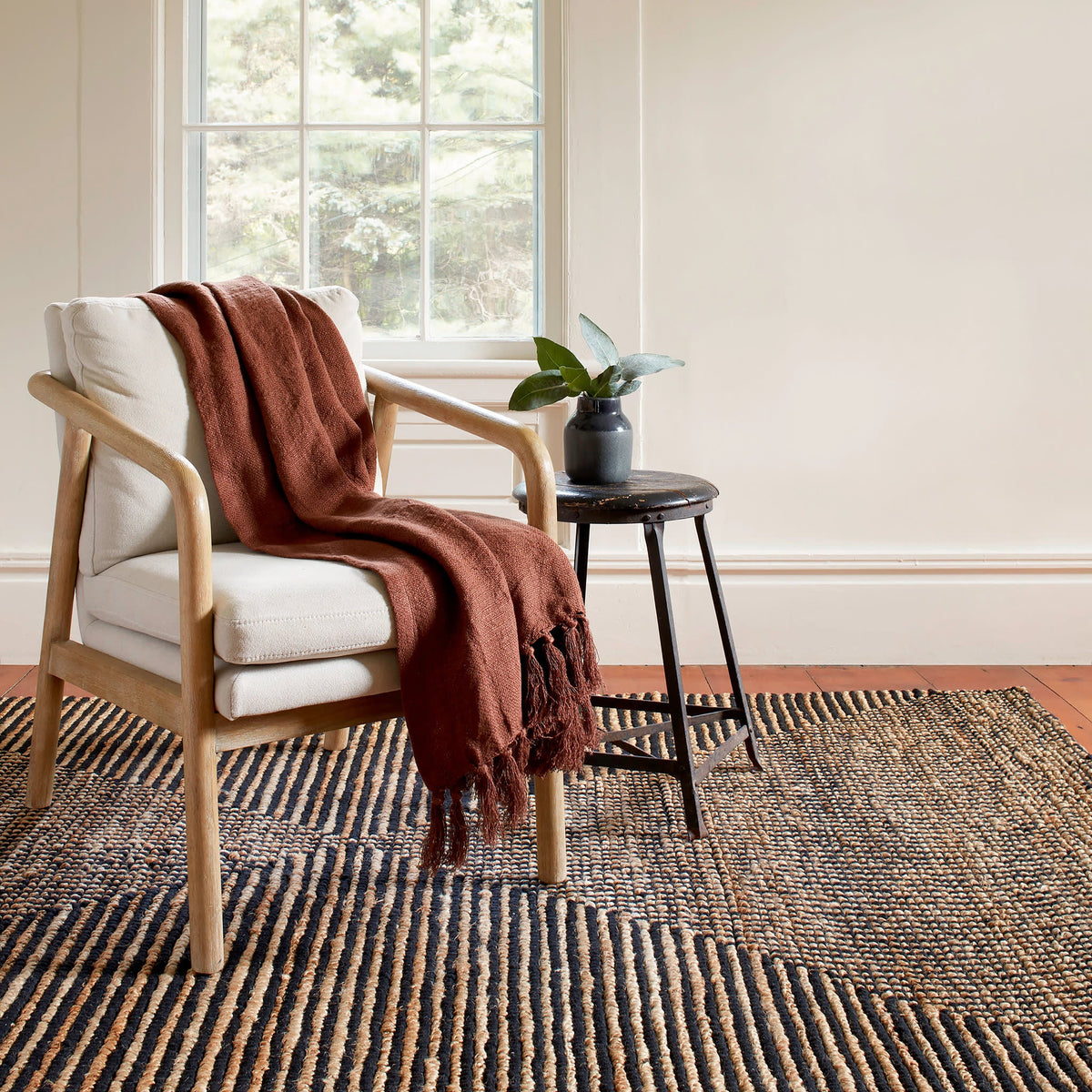 Kelan Handwoven Jute Rug | Black
