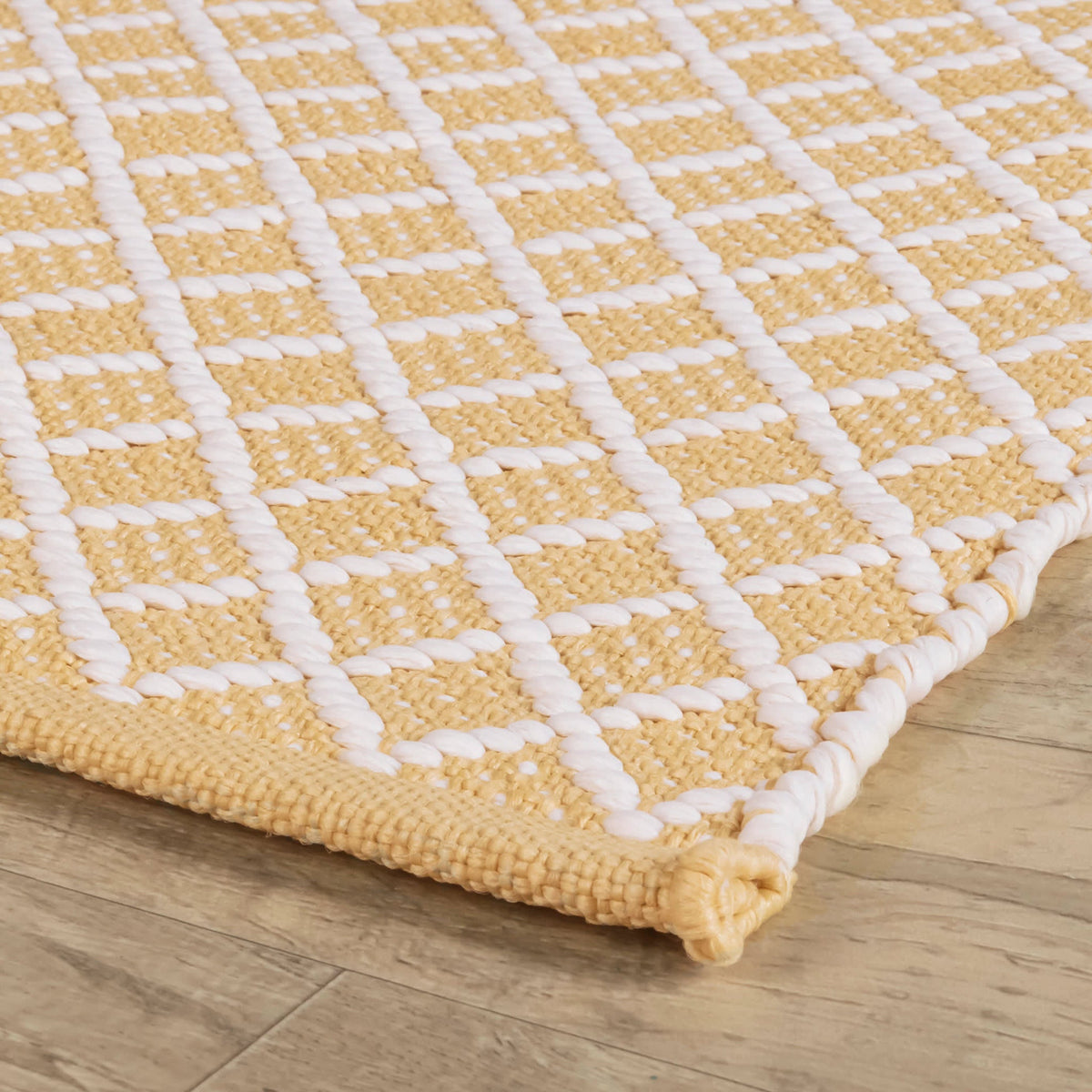 Trellis Handwoven Indoor/Outdoor Rug | Gold