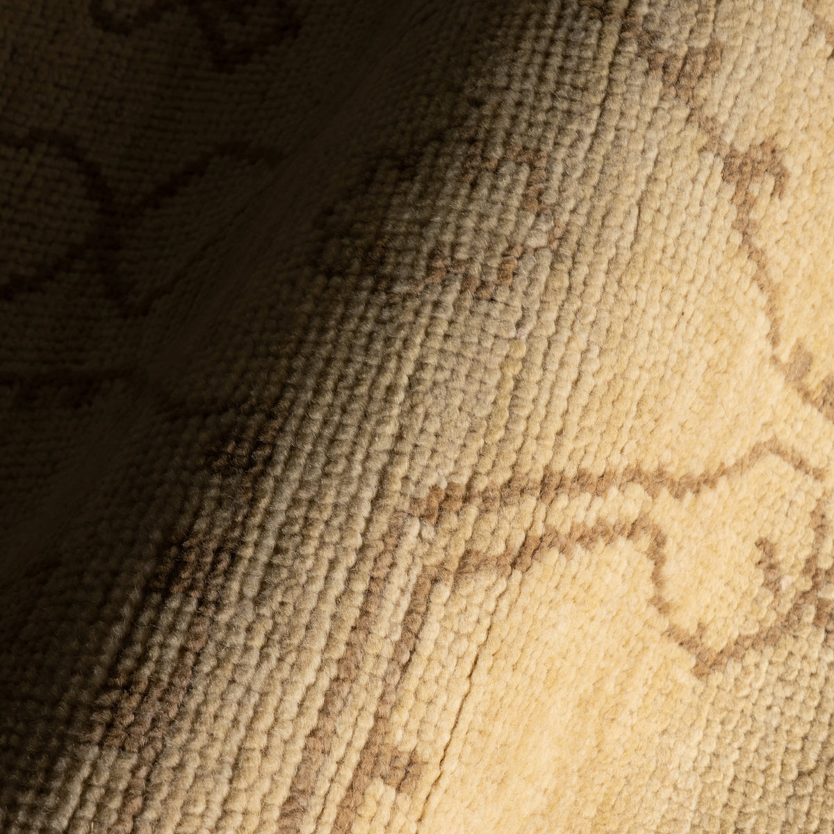 Yaria Traditional Vintage Rug | Beige