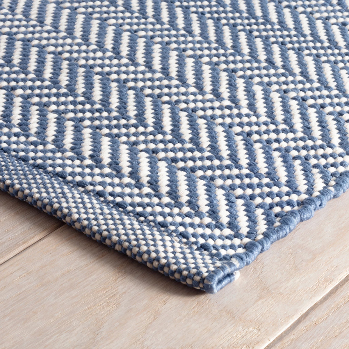 Herringbone Handwoven Indoor/Outdoor Rug | Denim/Ivory