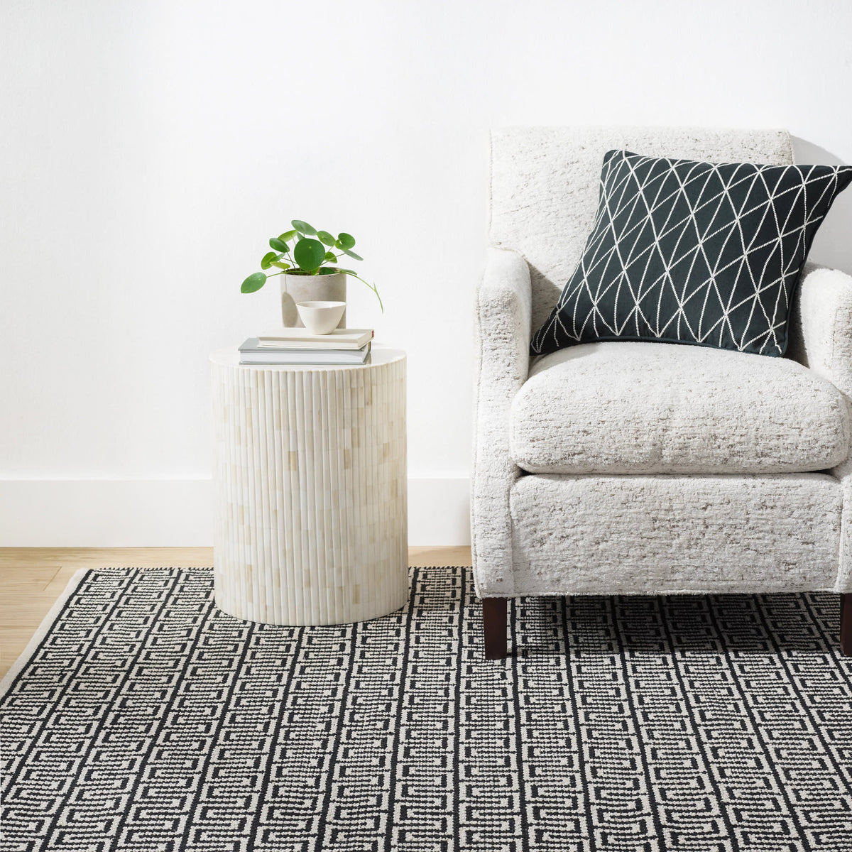 Zipper Handwoven Cotton Rug | Black/Ivory