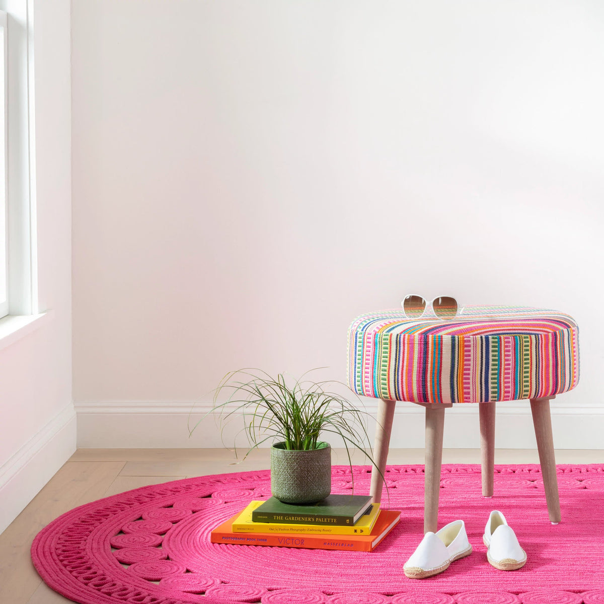 Reef Handwoven Indoor/Outdoor Oval Rug | Fuchsia