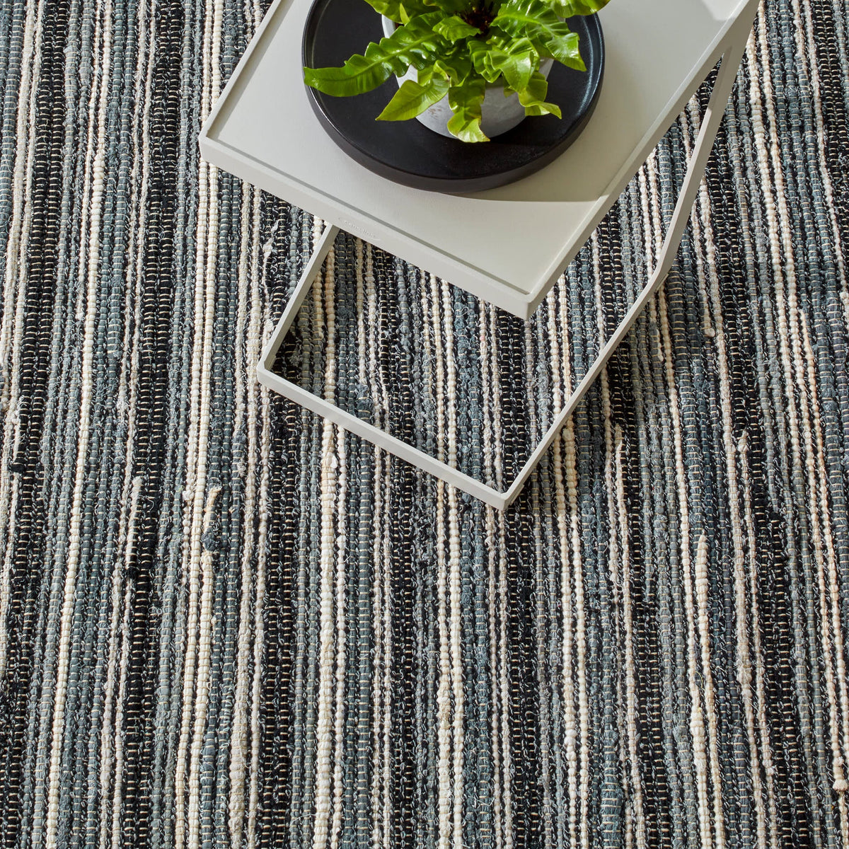 Francisco Handwoven Cotton Rug | Black