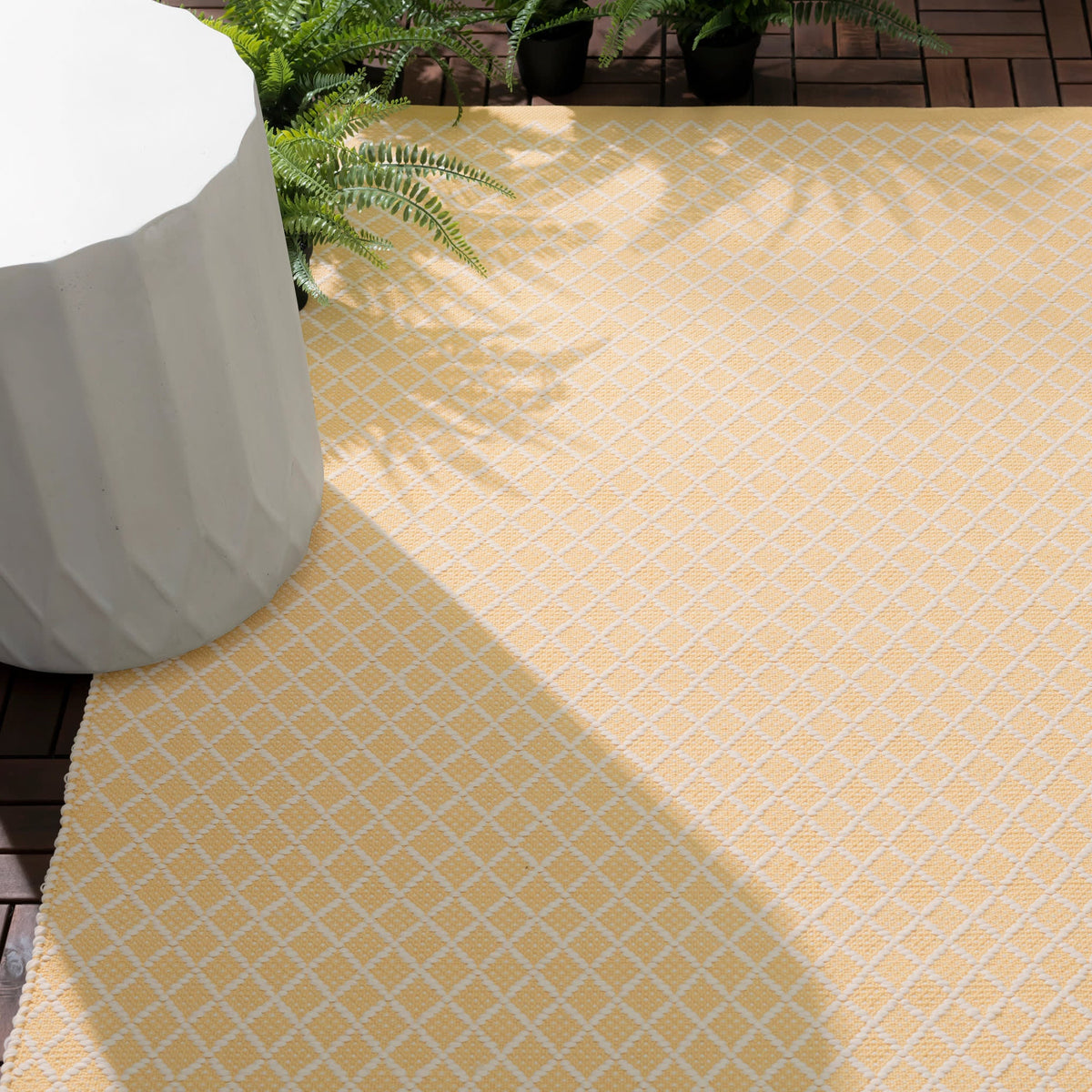 Trellis Handwoven Indoor/Outdoor Rug | Gold
