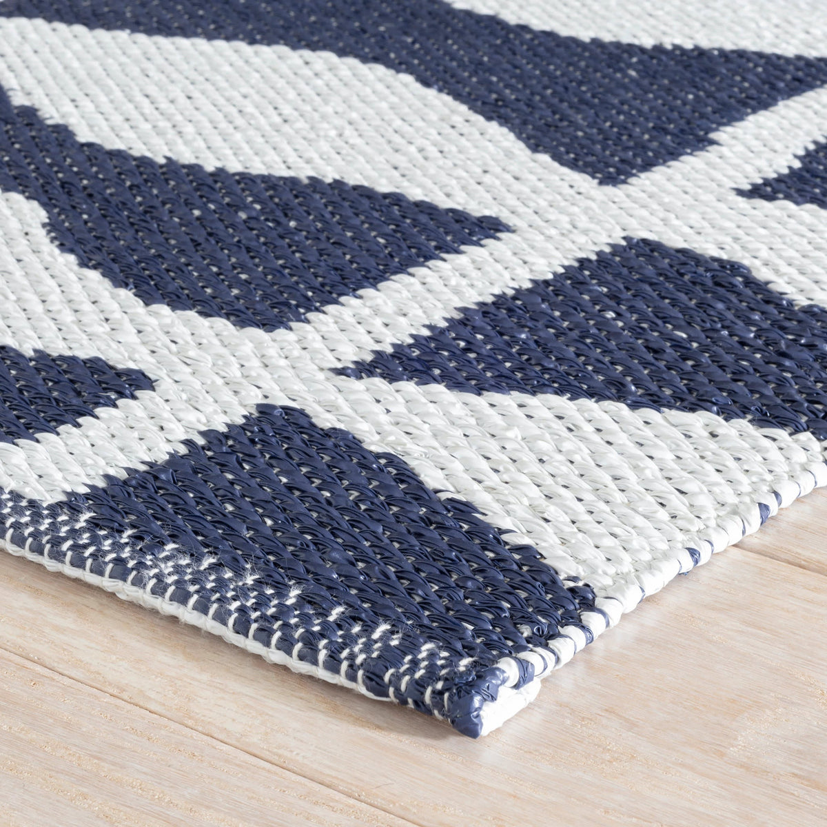 Circuit Handwoven Indoor/Outdoor Rug | Navy