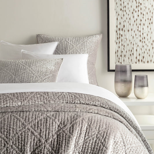 Parisienne Velvet Quilt | Grey