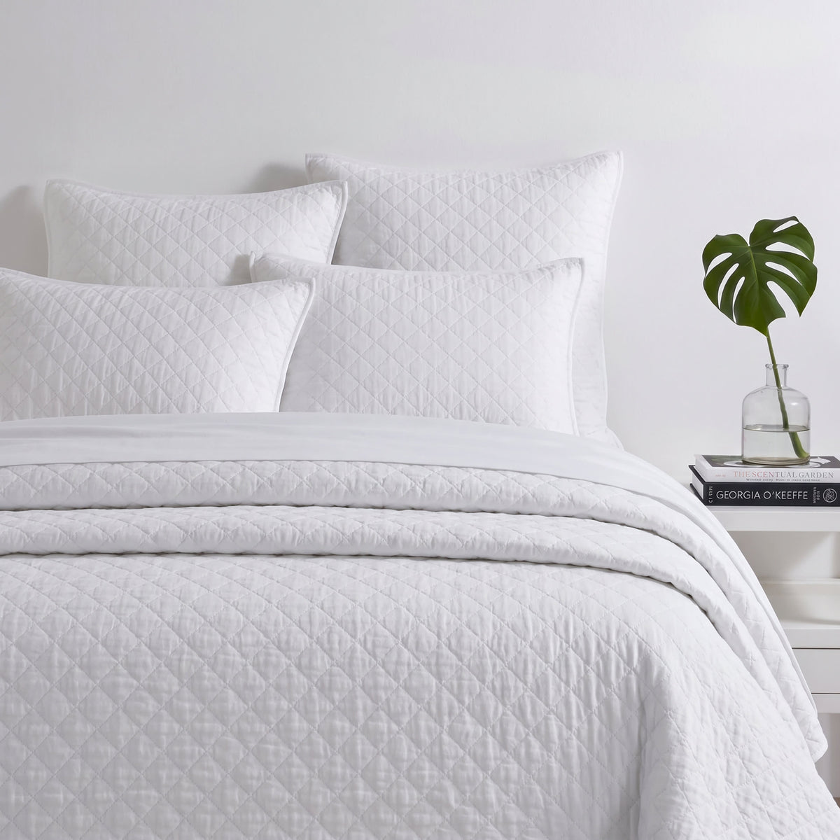 Amity Quilt | White