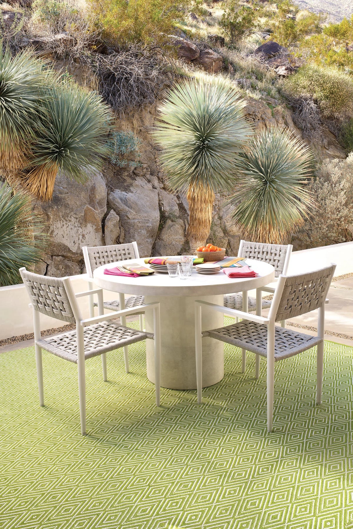 Diamond Handwoven Indoor/Outdoor Rug | Sprout/White
