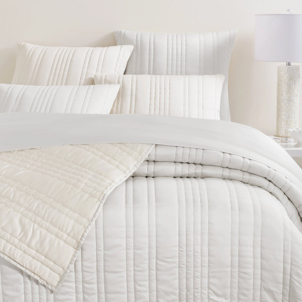 Blissful Bamboo Quilt | Pearl/Silver