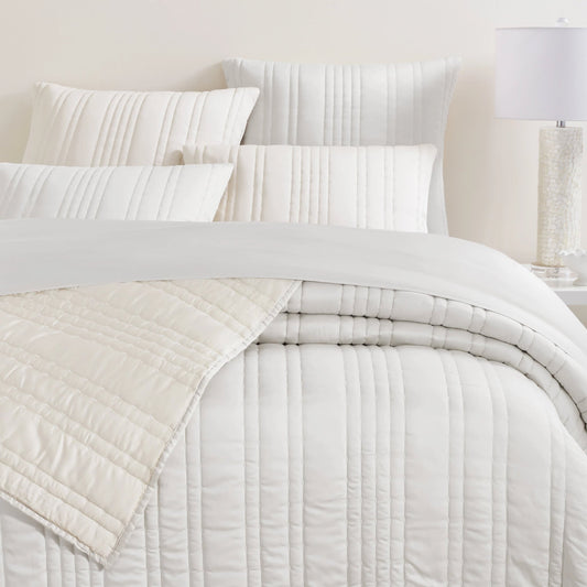Blissful Bamboo Quilt | Pearl/Silver