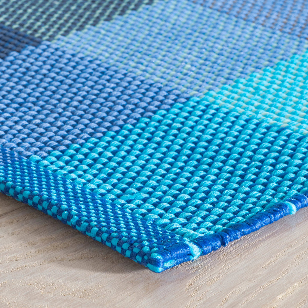 Happy Plaid Handwoven Indoor/Outdoor Rug | Blue