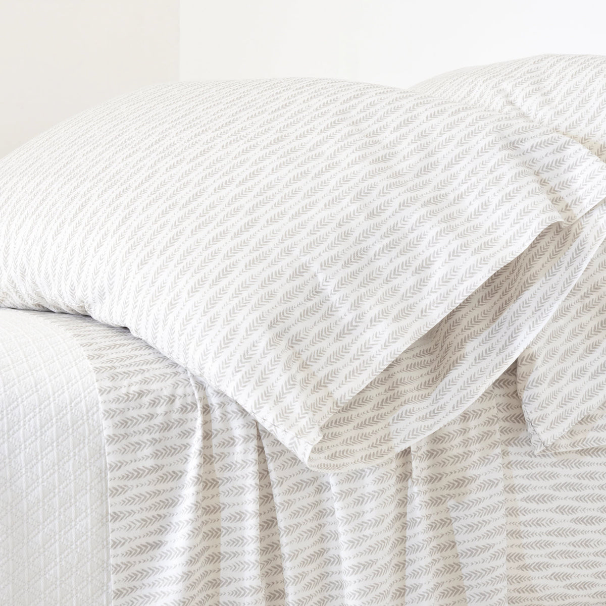 Feather Ogee Dove Grey Pillowcases Swatch